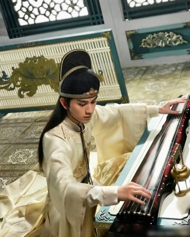 八面玲珑金光瑶,左右逢源紫气丹指什么生肖,警惕虚假宣传落实,全面解答解释落实